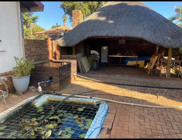 4 BEDROOM HOUSE FOR SALE IN THE ORCHARDS